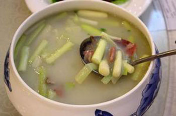 奶汤蒲菜
